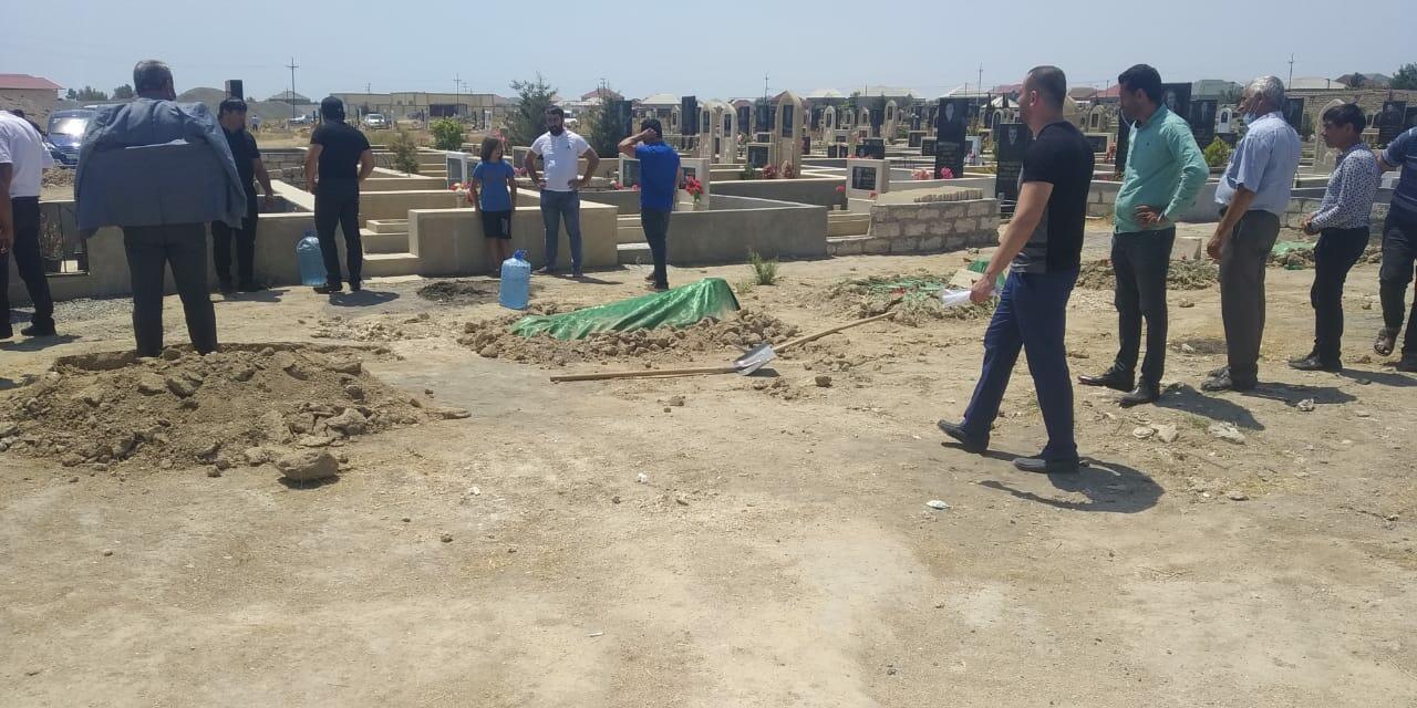 Kriminal avtoritetin dəfnində karantin belə pozuldu (FOTO) 7