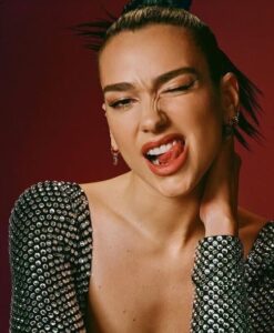Dua Lipa yeni görüntüləri ilə pərəstişkarlarını heyran etdi - FOTO 5 image-photo_2021-03-11_15-45-08-2
