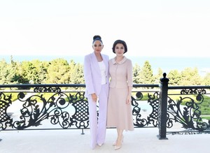 image-mehriban-eliyeva-ve-ziroatxon-mirziyoyeva-2