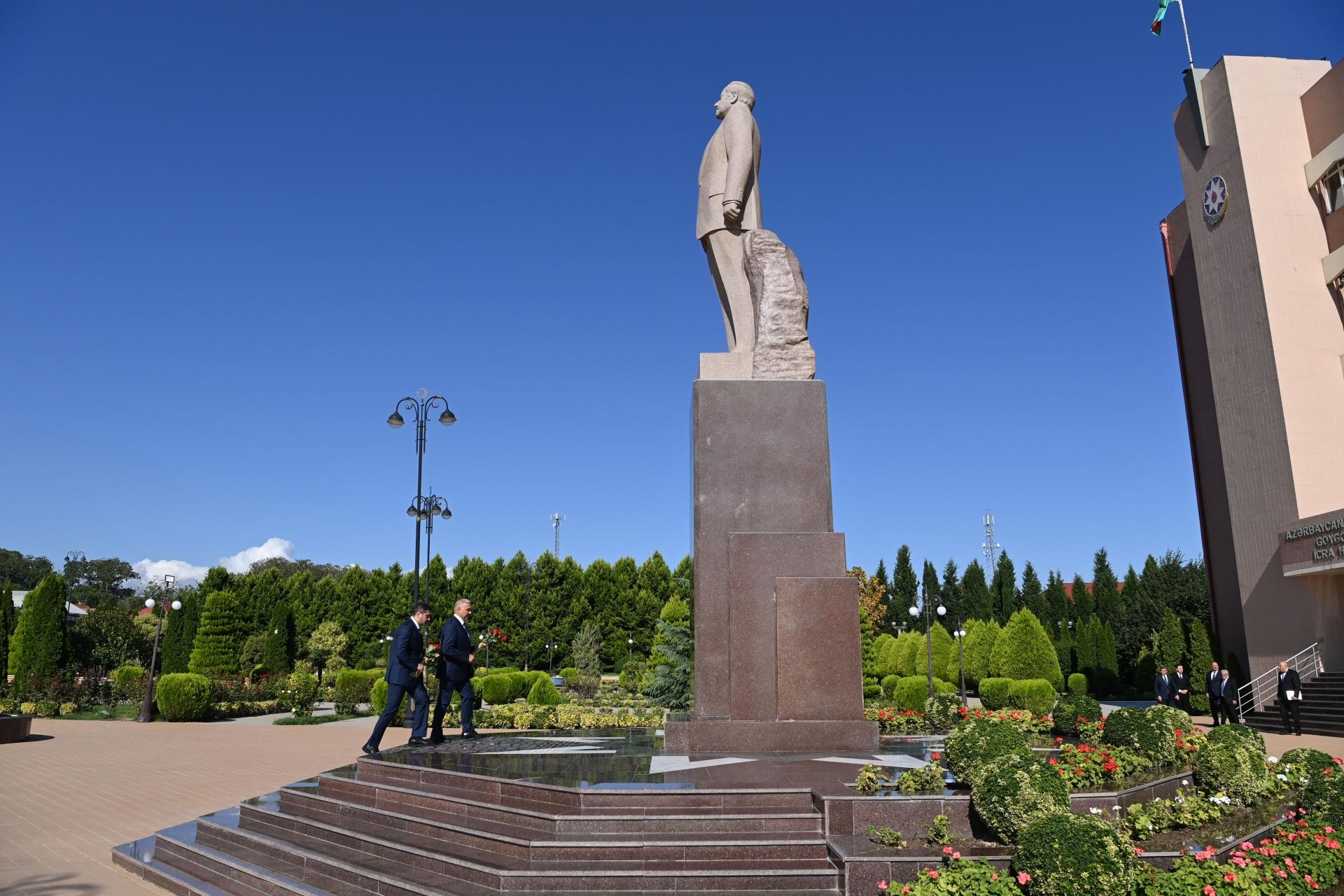 Vüqar Əhmədov Göygöldə vətəndaşları qəbul edib 6 image-vuqar-ehmedov2