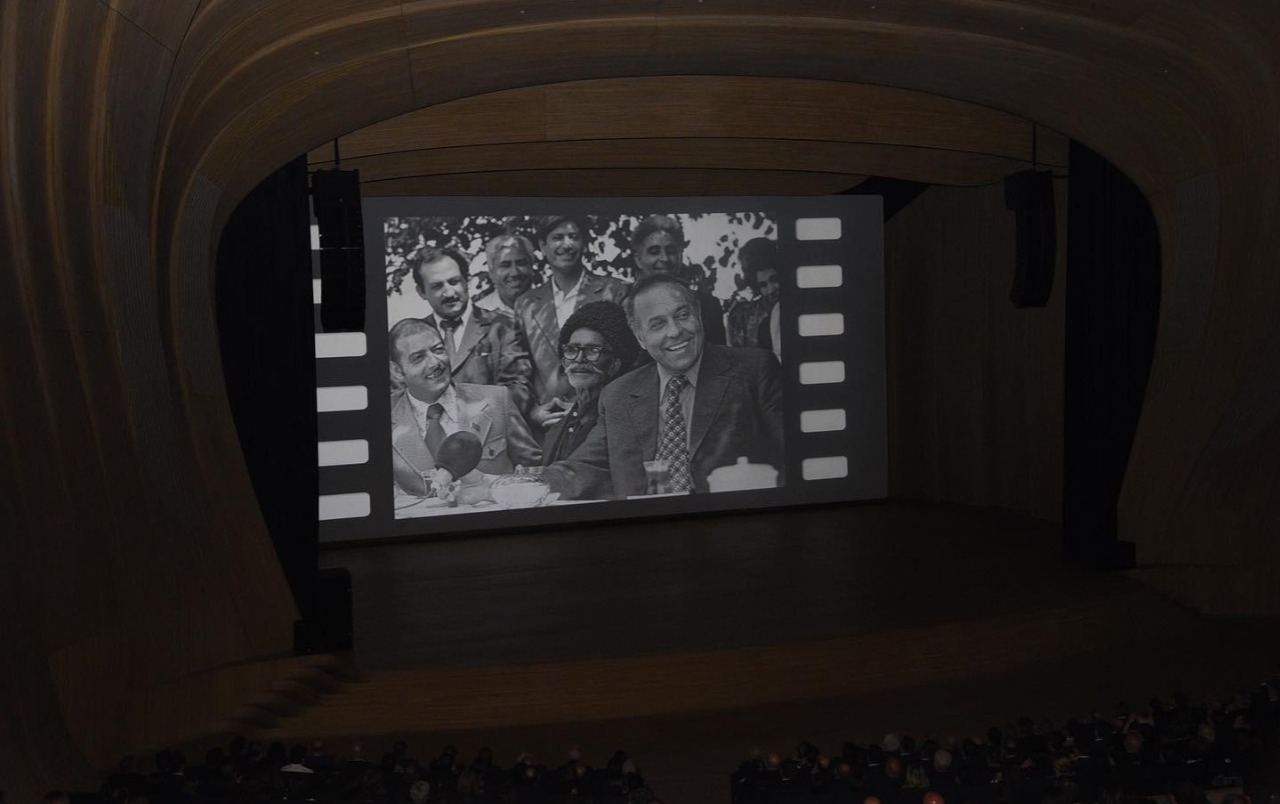 Heydər Əliyev Mərkəzində “Liderin ürəyi” sənədli filmi təqdim olunub - FOTOLAR 12 image-foto21