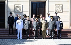 image-01ec1ef9-21c6-39ee-b77a-03d51d5b592d_300