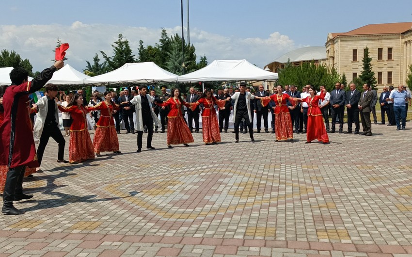 Qubada Qərbi Azərbaycana həsr olunmuş konfrans keçirildi 20 image-2914f2f7-d629-3554-8a1e-8ead52368d66_850